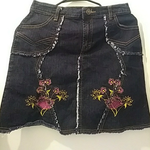 Skirt - Picture 1 of 3